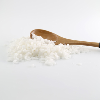 70 Entièrement raffiné granulés blancs Agent de revêtement de grade alimentaire Cire microcristalline pour la couche protectrice antioxydante des aliments